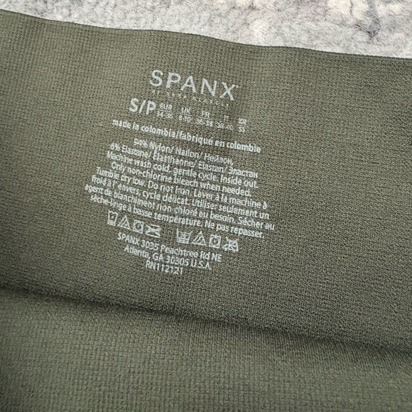 NWT $68! SPANX Look At Me Now Leggings SZ Small, Green Camo. - Picture 5 of 5